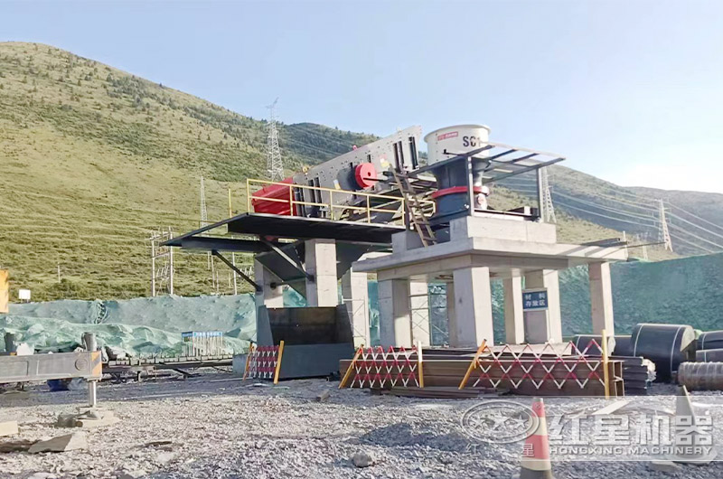 圓錐破碎機現(xiàn)場 圓錐破碎機現(xiàn)場